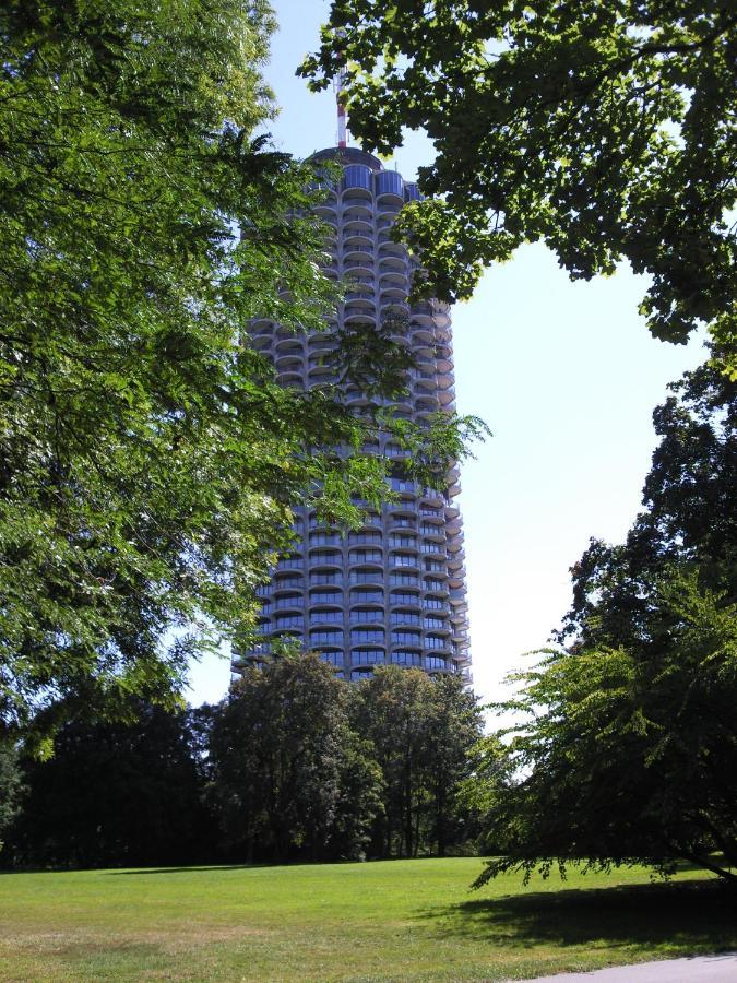 Augsburg Hotelturm Exterior foto